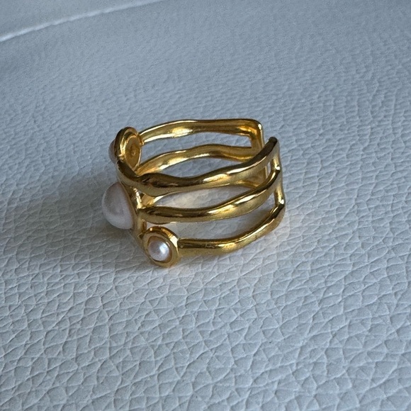 Gold and Pearl Statement Adjustable Ring 18k Gold Plated New - Picture 5 of 7